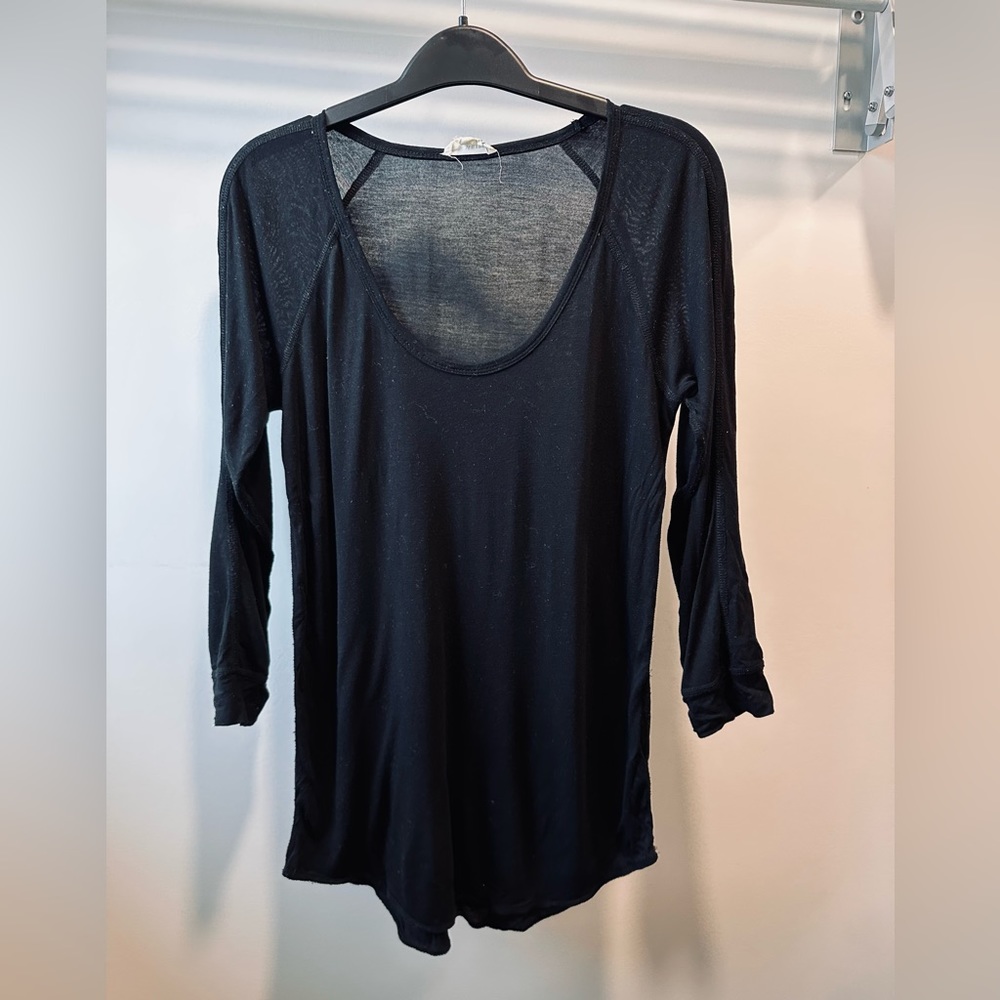 Aritzia - Wilfred Free 3/4 length sleeve t-shirt